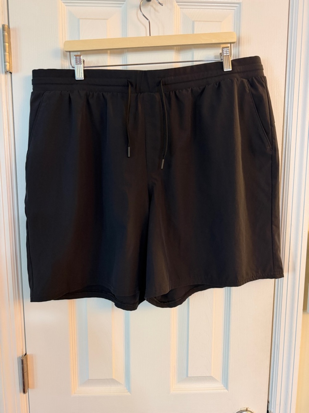 Under Armour Mens XXL Black Athletic Shorts Drawstring Pockets 2XL